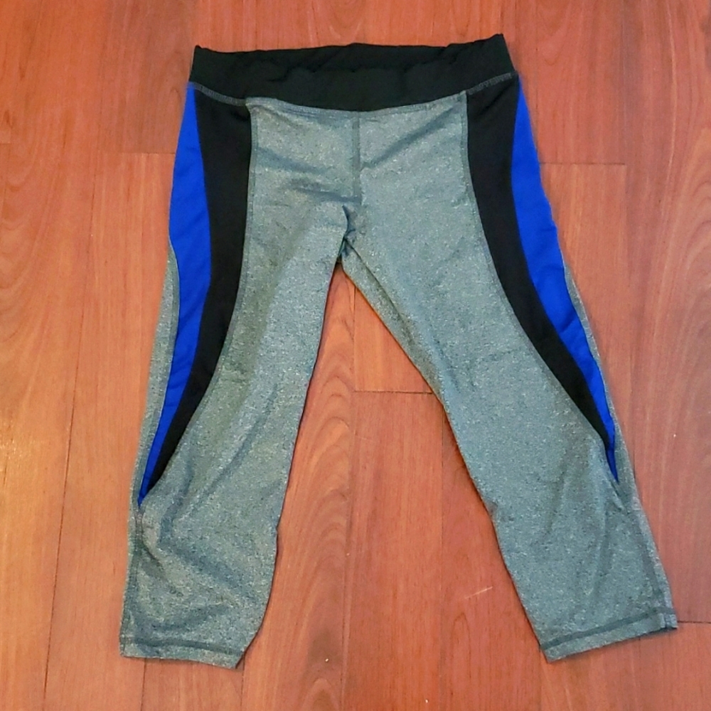 Athletic Capri leggings size M